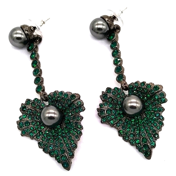 Oscar de la Renta Jewelry - Oscar De La Renta Emerald Faux Pearl Earrings